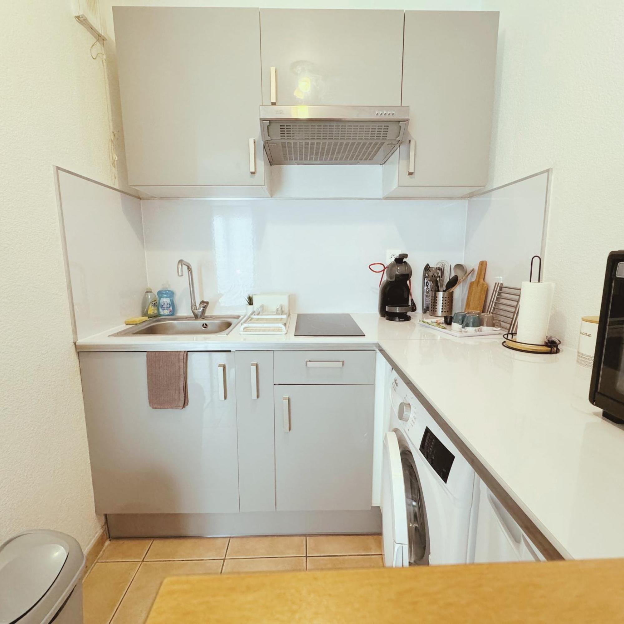 Appartement Residence Prive Avec Parking Wifi Clim Piscine Avinyon Dış mekan fotoğraf