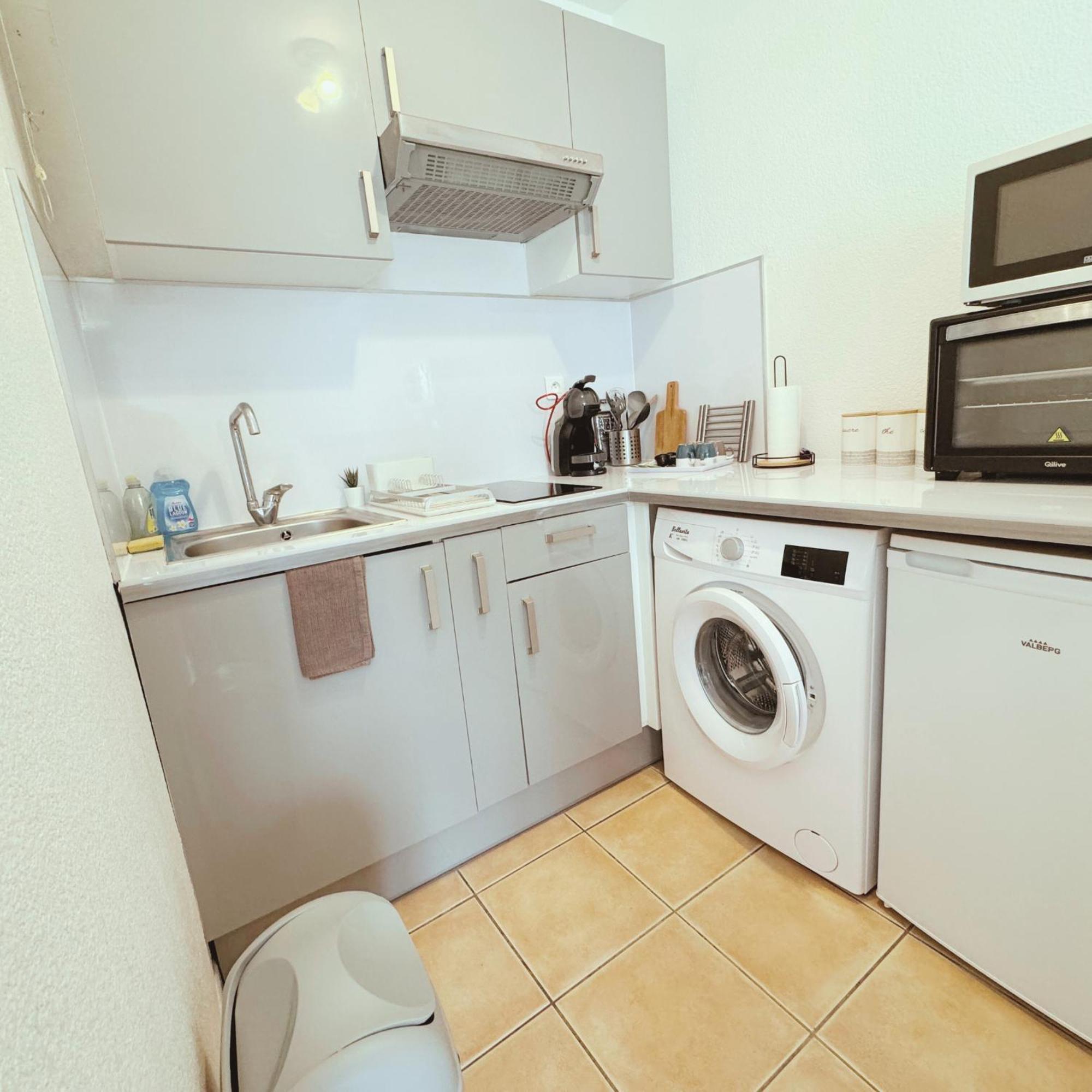 Appartement Residence Prive Avec Parking Wifi Clim Piscine Avinyon Dış mekan fotoğraf